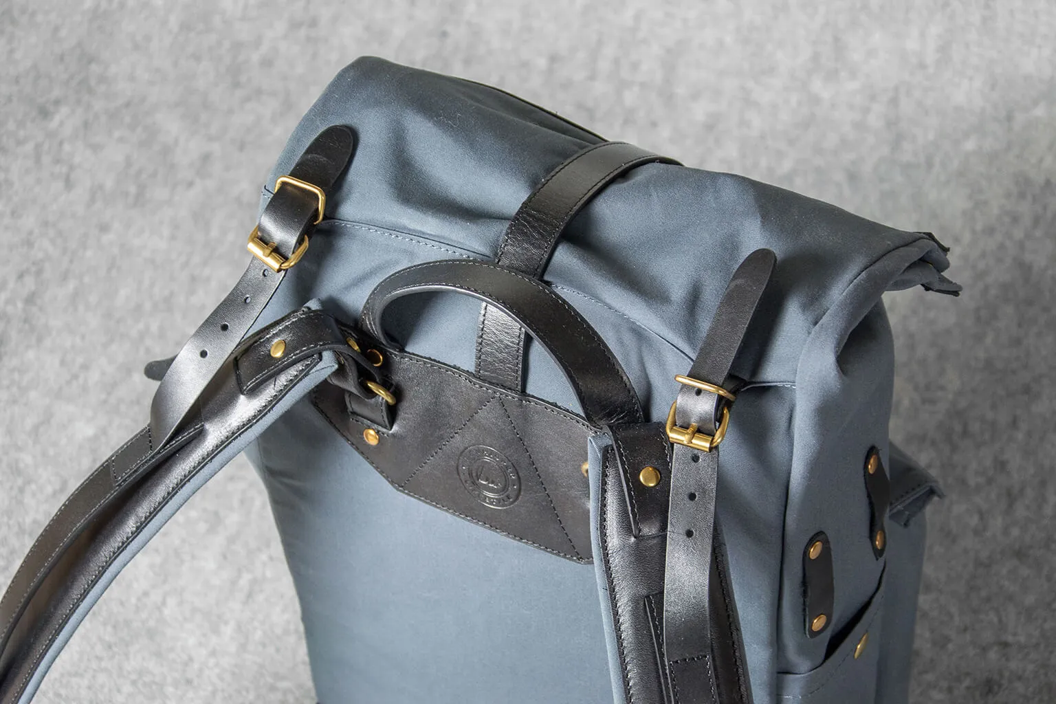 TRAVEL BACKPACK - grey