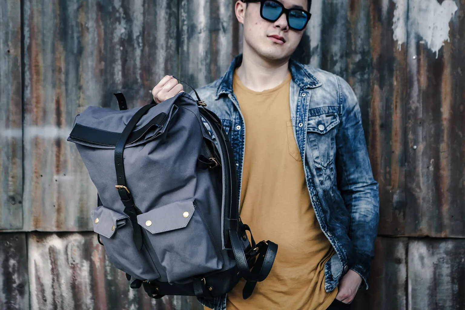 TRAVEL BACKPACK - grey