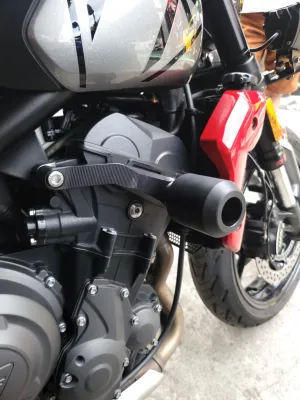Triump Trident Frame Slider