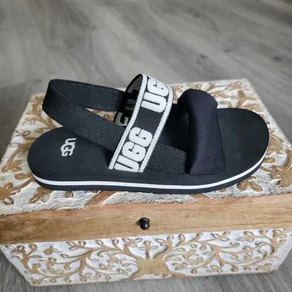 UGG Kids Suma Sling Sandal