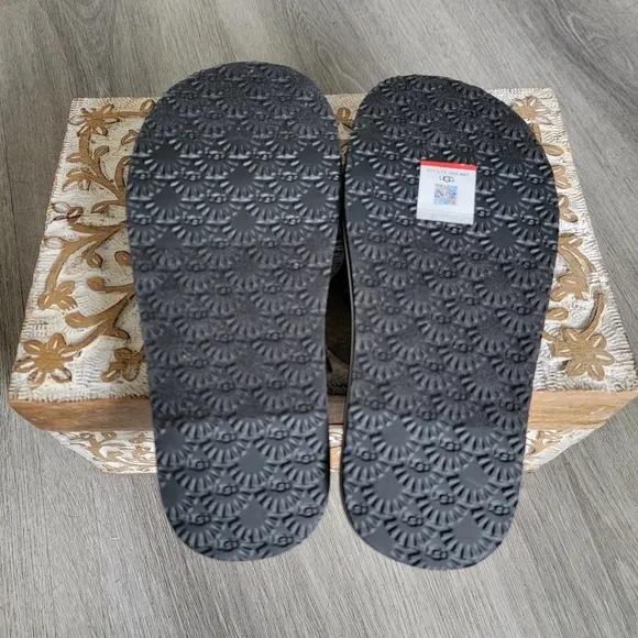 UGG Kids Suma Sling Sandal