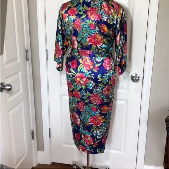 Vintage California Dynasty Robe Floral Kimono USA Blue Satin Pocket Flowers Long
