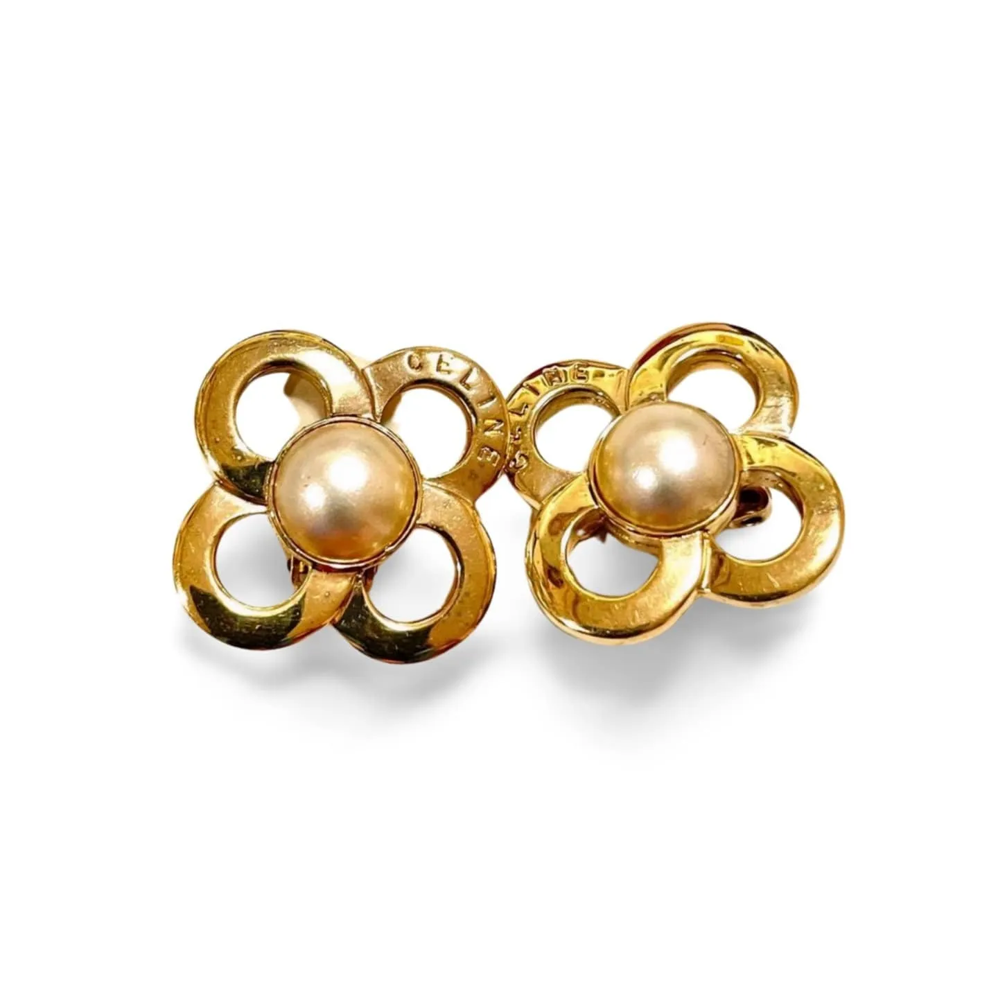 Vintage Celine golden clover, flower earrings with faux pearl. Classic jewelry piece back in the era. 060123ac12