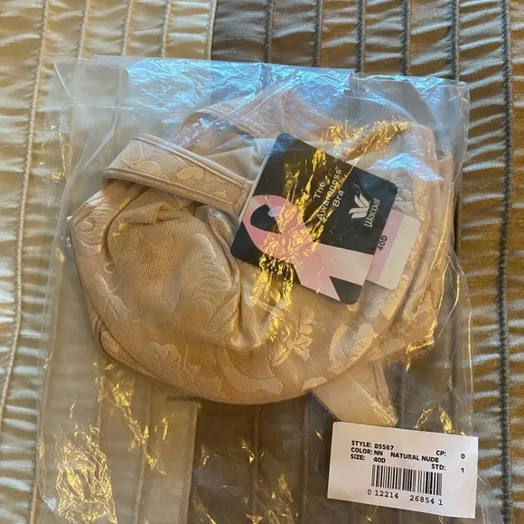 Wacoal Awareness Underwire Bra. 40D. Natural Nude.