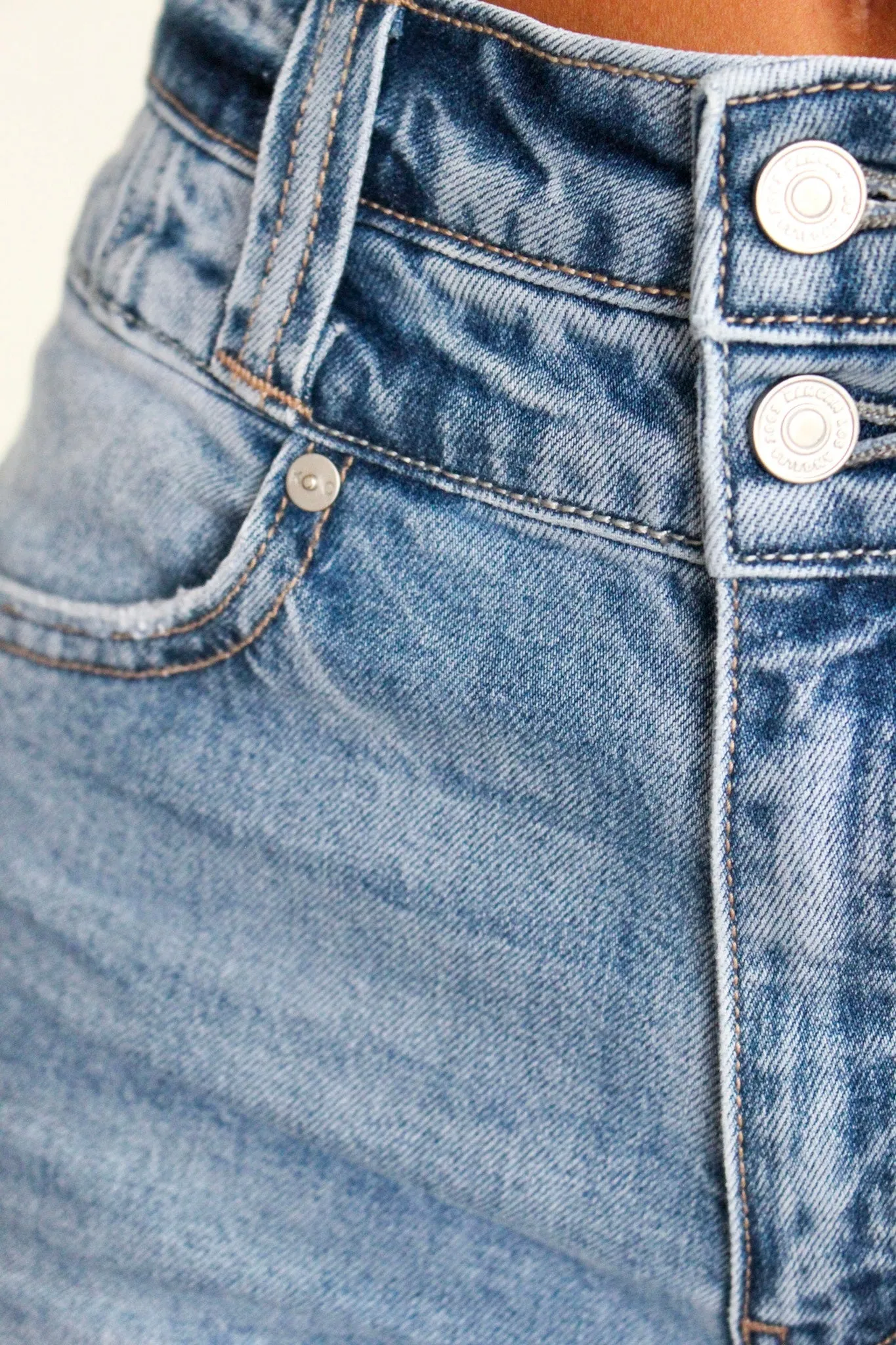 Wayne Double Button Wide Leg • Light Wash