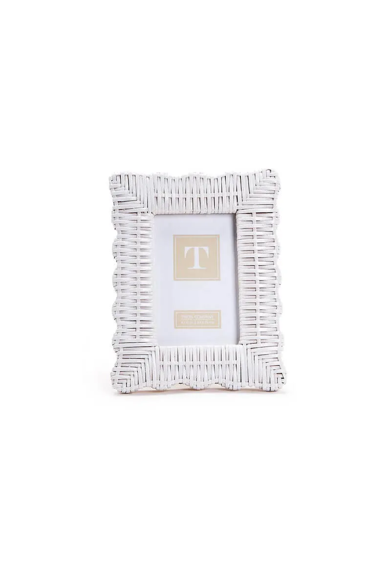 White Scalloped Wicker Weave Picture Frame 4x6