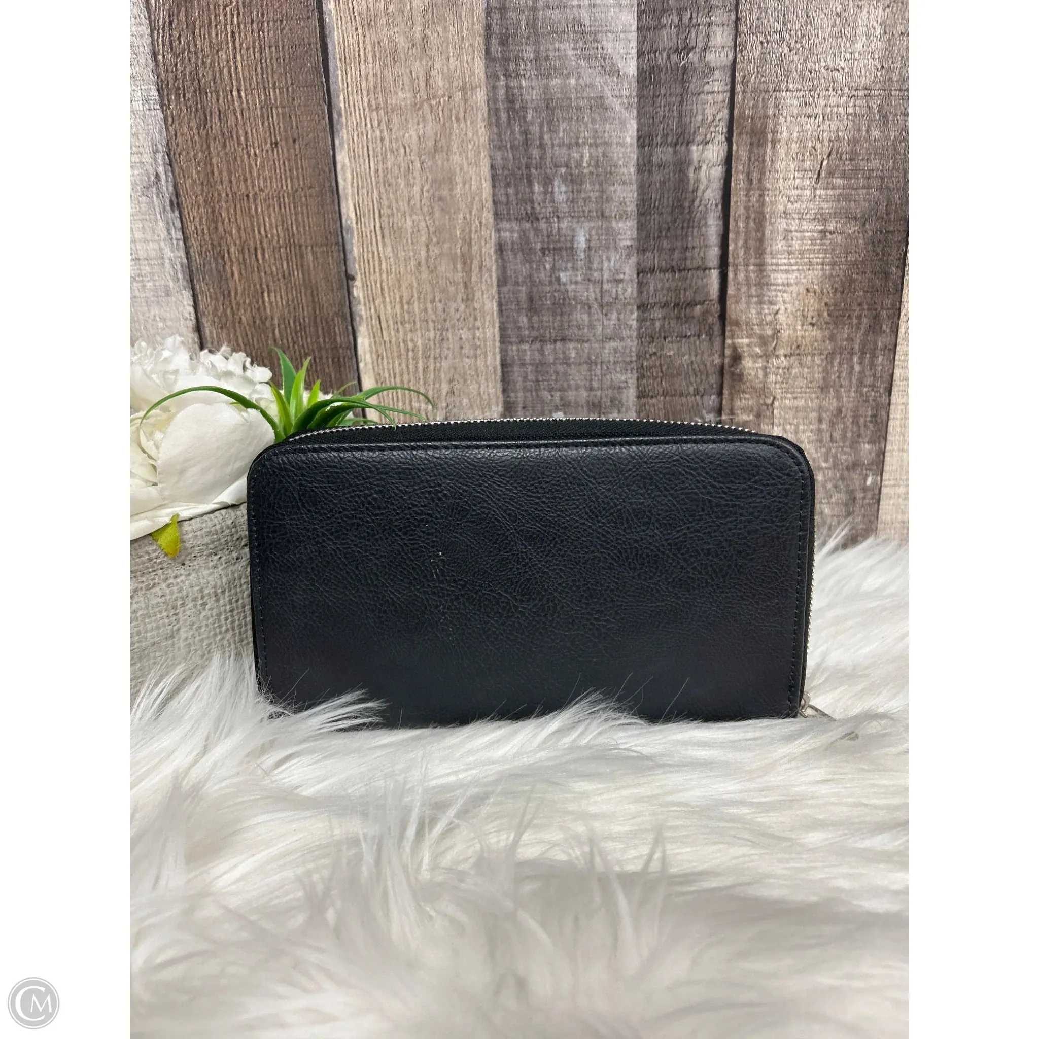 Wristlet By Thirty One, Size: Medium